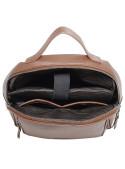 Mochila de PU graneado camel para mujer, diseño moderno, adecuada para actividades diarias y estudio.