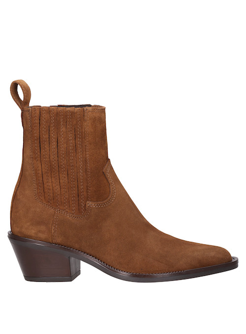 Botines camel de mujer, estilo contemporáneo, adecuados para combinar con vestidos y jeans.
