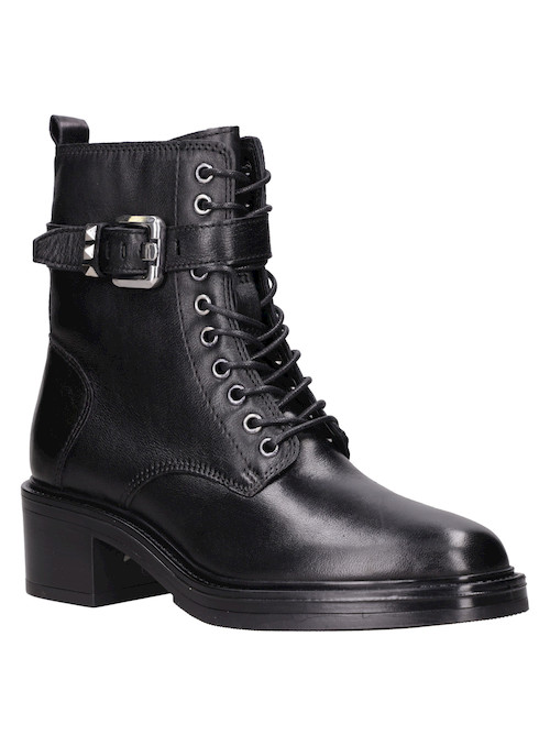 Botines urbanos de cuero negro para mujer, con detalles metálicos y tachas.