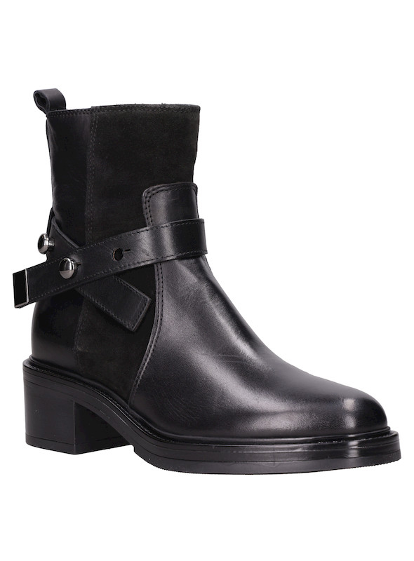 Botín negro de cuero para mujer, cómodo y elegante, recomendado para combinar con vestidos fluidos.