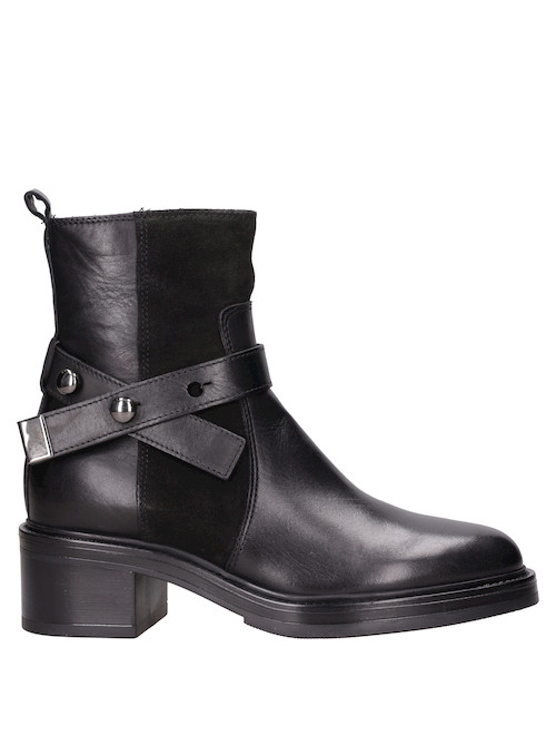 Botín negro de cuero para mujer, cómodo y elegante, recomendado para combinar con vestidos fluidos.