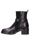 Botín negro de cuero para mujer, altura de taco de 5 cm, ideal para un look diario con jeans ajustados.