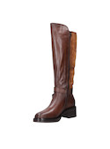 Bota de cuero marrón, estilo casual femenino, ideal para realzar outfits con su taco bloque de 5 cm.