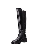 Bota de cuero negra con punta redonda, diseñada para un estilo urbano y cómodo en cada paso.