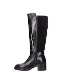 Bota de cuero negra casual para mujer con taco bloque de 5 cm, ideal para actividades urbanas.