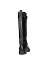 Bota urbana de cuero negro con detalles metálicos, combina estilo y vanguardia en cada paso.