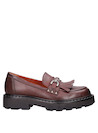 4Mocasín burdeos con estilo contemporáneo, ideal para uso diario.