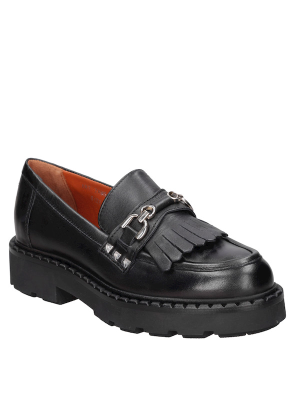 5Mocasín de mujer negro, taco bloque y detalles metálicos que resaltan en cualquier ocasión.