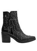 Botín vaquero de cuero negro para mujer, con detalles de tachas que realzan su estilo.