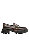 Mocasín urbano de cuero moro, diseño vanguardista ideal para combinar con jeans y blusas oversized.