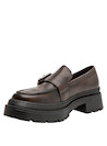 Mocasín de mujer en cuero moro, acabado mate que realza la elegancia y comodidad en cada paso.