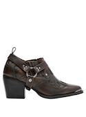 Botín MORO para mujer, diseño trenzado en cuero ideal para looks urbanos.