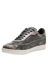 Zapatilla gris de cuero con taco plano de 3 cm, ideal para el día a día.