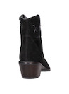 Botín negro de mujer con taco bloque de 6 cm, ideal para un look moderno y cómodo.