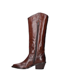 Taco bloque de 6 cm de las botas café, combinando comodidad y actitud en un estilo casual.