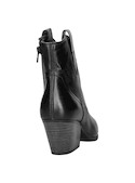 Botín negro de cuero para mujer, diseño contemporáneo, ideal para combinar con jeans ajustados.