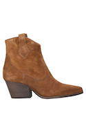 Botín camel de MJUS, con 7.5 cm de taco bloque, ideal para un estilo urbano y desafiante.