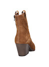 Botín de mujer estilo vaquero en color camel, acabado mate que resalta un carácter vibrante.