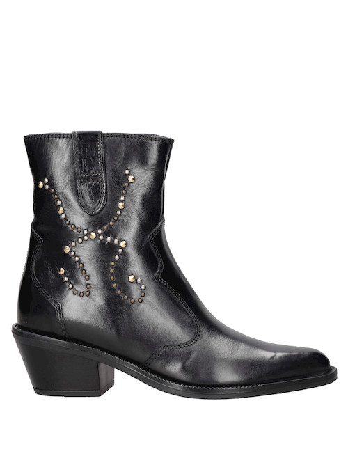 Botín negro para mujer ideal para combinar con vestidos fluidos o jeans ajustados.