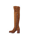 Perspectiva frontal de las botas de cuero, resaltando su diseño elegante y moderno.