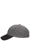 Accesorio de moda negro para mujer, jockey ZAPPA con detalles en cuero, ideal para outfits casuales.