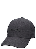 Gorra gris para mujer, diseño contemporáneo, perfecta para complementar atuendos casuales.