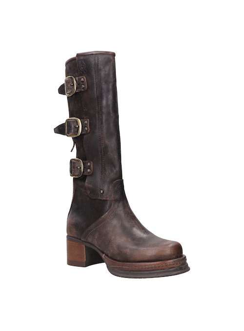 Bota de mujer en color café con silueta alta, perfecta para marcar tendencias.