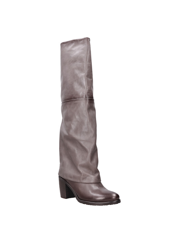 Bota de cuero gris para mujer, diseño contemporáneo que resalta la personalidad audaz en ocasiones especiales.