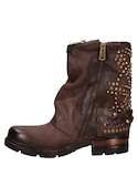 botines de mujer en cuero moro, estilo contemporáneo, recomendados para ocasiones informales y bohemias.