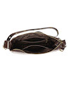 Bandolera Zappa color moro para mujer, estilo casual, con acabado brillante y ojetillos metálicos.