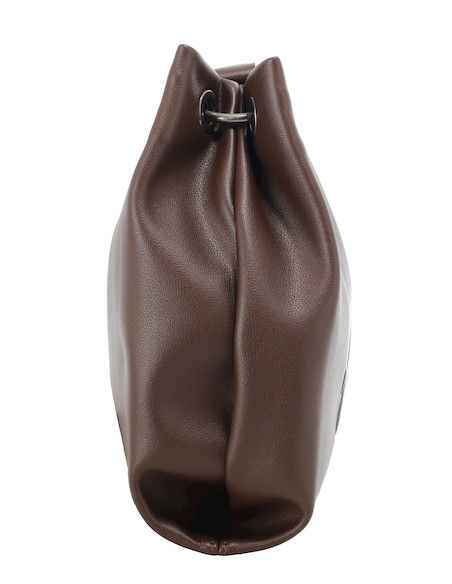 Bandolera mujer en tono moro, ideal para el trabajo o estudio, resaltando su estilo moderno.