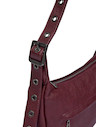 Vista lateral de la bandolera burdeos Zappa mostrando su correa ajustable y diseño elegante.
