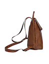 Estilo casual en mochila Zappa camel, con tirantes ajustables y tres bolsillos, ideal para actividades diarias.