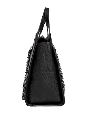 Vista lateral de la tote bag negra con estructura rígida, diseñada para combinar funcionalidad y estilo.