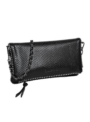 Correa de cadena metálica de la bandolera negra, combinando elegancia y modernidad.