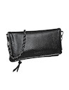 Correa de cadena metálica de la bandolera negra, combinando elegancia y modernidad.