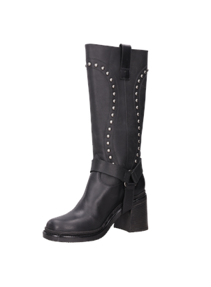 Bota negra de cuero para mujer con tachas metálicas en diseño urbano.