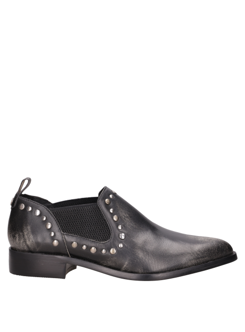 Zapato con paneles elásticos que aseguran un ajuste perfecto y resistente.