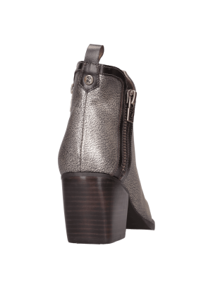 Botín casual en color oro, diseñado para mujeres, confeccionado en cuero suave y duradero.