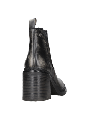 Botín ZAPPA negro con lengüeta trasera, ideal para un calce fácil y funcional.