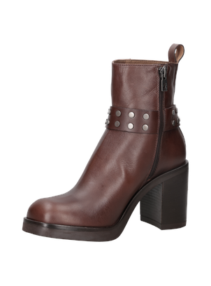 Botín café casual para mujer, confeccionado en textil, ideal para un look moderno y estilizado.
