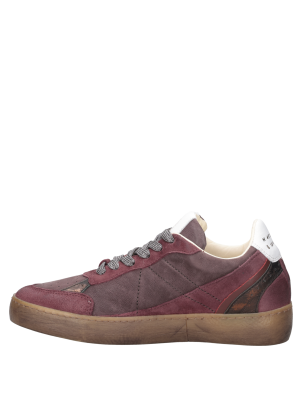 "Zapatillas mujer negro con suela tipo ""cupsole"", recomendadas para un estilo retro y contemporáneo."