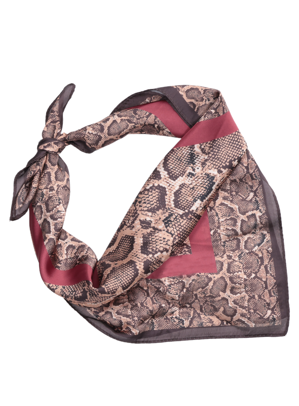 Accesorio café mujer estilo casual ideal para combinar con blusas.