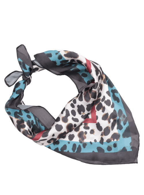 Accesorio negro mujer con brillos sutiles, ideal para combinar con blusas y jeans.