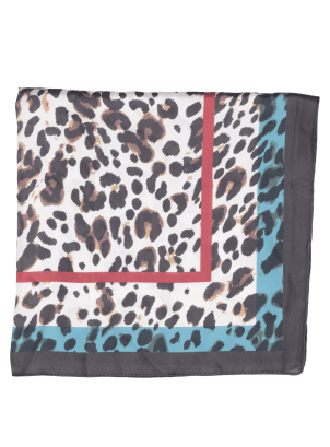 Pañuelo negro mujer estilo casual con lunares vibrantes, ideal para uso diario.