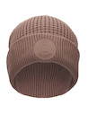 Gorro beanie café para mujer, estilo moderno, ideal para actividades al aire libre, suave y cálido.