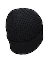 gorro negro mujer tejido estilo urbano, ideal para actividades casuales en invierno.
