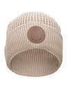 Gorro tejido beige de algodón para mujer, perfecto para días fríos y casuales.