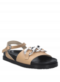 Sandalia Zappa D503 en cuero café, estilo casual, ideal para ocasiones informales.